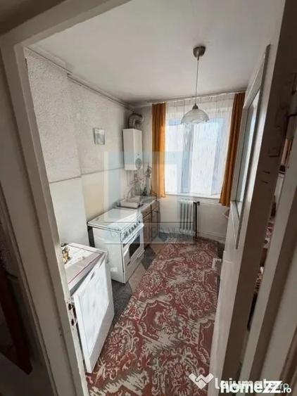 Apartament cu 3 camere semidecomandat în ISR