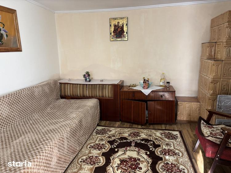Casă cu 2 camere decomandat cu Teren 1745 Mp în Central