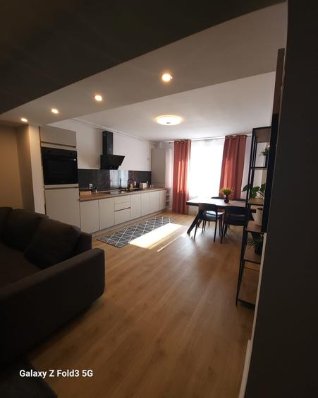 Apartament cu 2 camere semidecomandat în Florești