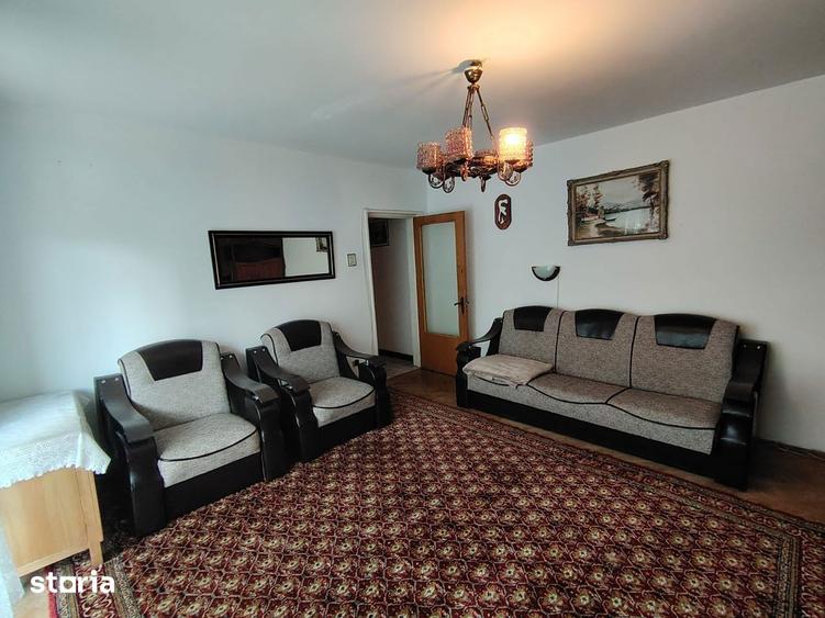 Apartament cu 3 camere în Micro 4