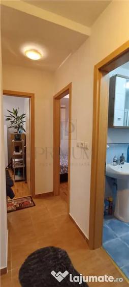 Apartament cu 4 camere decomandat, mobilat în Aradului