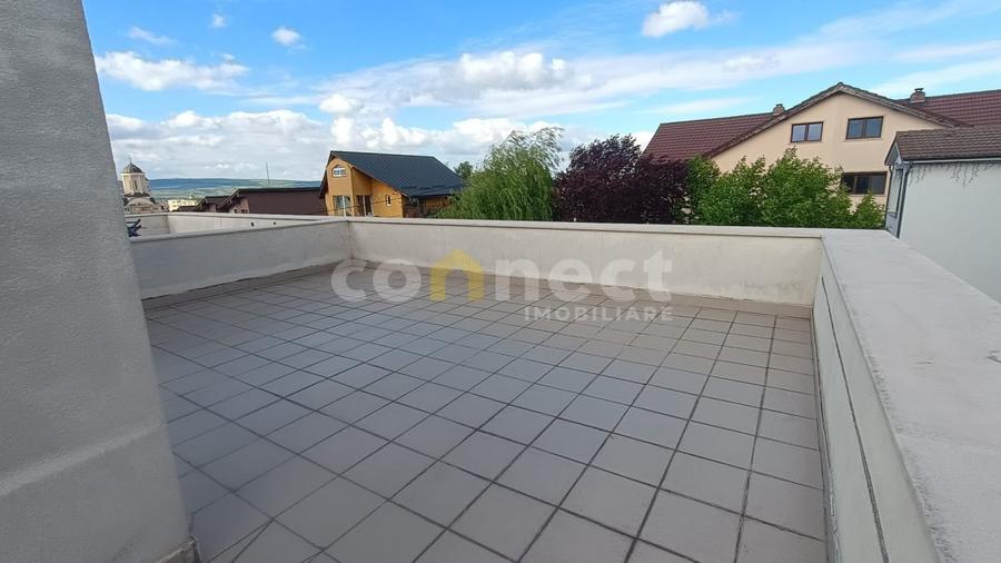 Duplex cu 4 camere cu Canalizare în Europa
