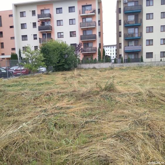 Teren de 1000 mp, în Tractorul