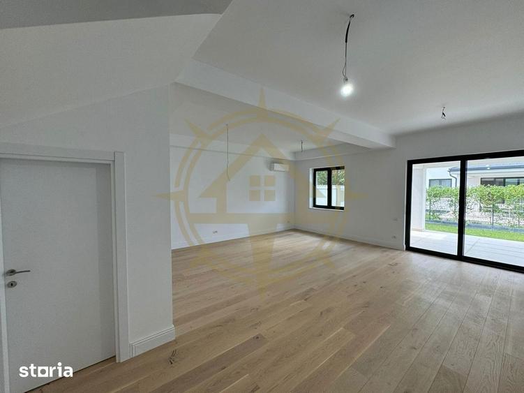 Casă cu 9 camere cu Teren 400 Mp în Corbeanca