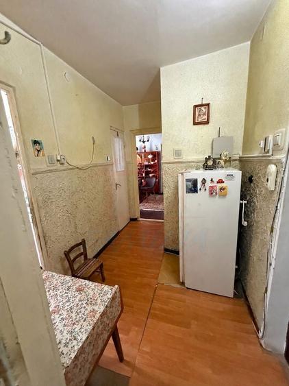 Apartament cu 3 camere semidecomandat în Micro 19