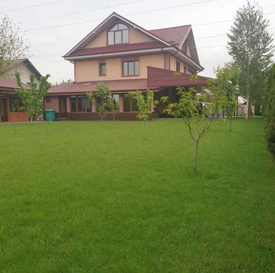 Casă cu 4 camere în Costi