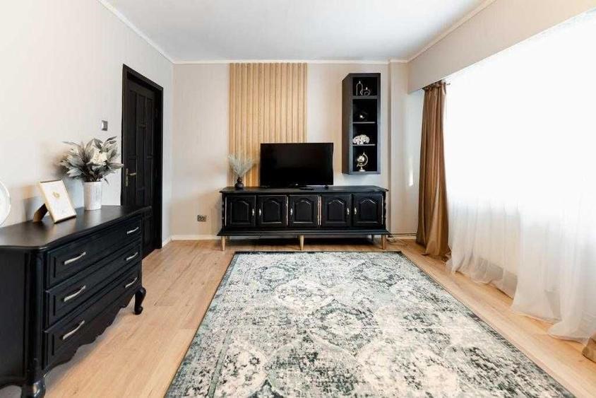 Apartament cu 3 camere decomandat în Zorilor