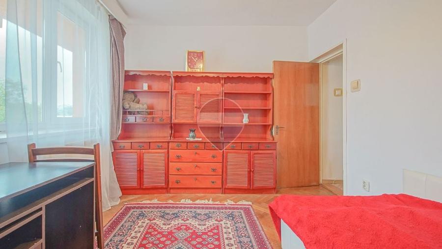 Apartament cu 3 camere decomandat în Blumăna