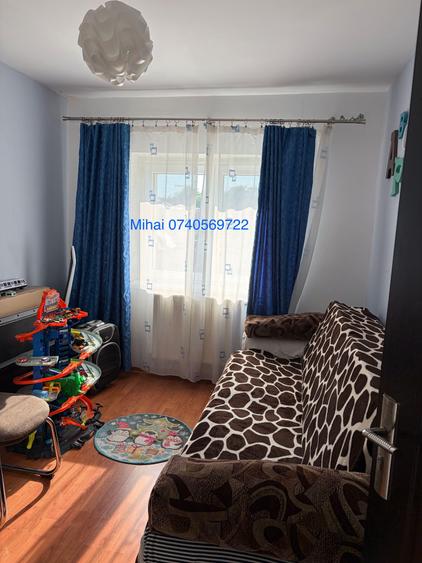 Apartament cu 3 camere decomandat în Central