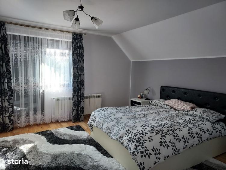 Casă cu 4 camere în Moara