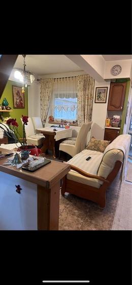 Apartament cu 4 camere de vanzare - 1