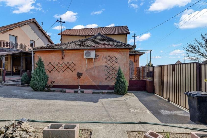 Oportunitate rară în Chișineu-Criș: locuință și spații comerciale - 7