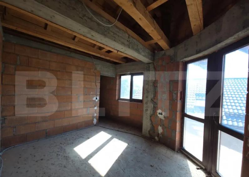 Teren 10 ari cu casa la ro?u 240 mp cu plus garajValea - 8