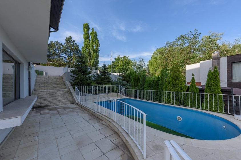 Vila eleganta pe malul lacului| Ponton si piscina| Snagov - 17
