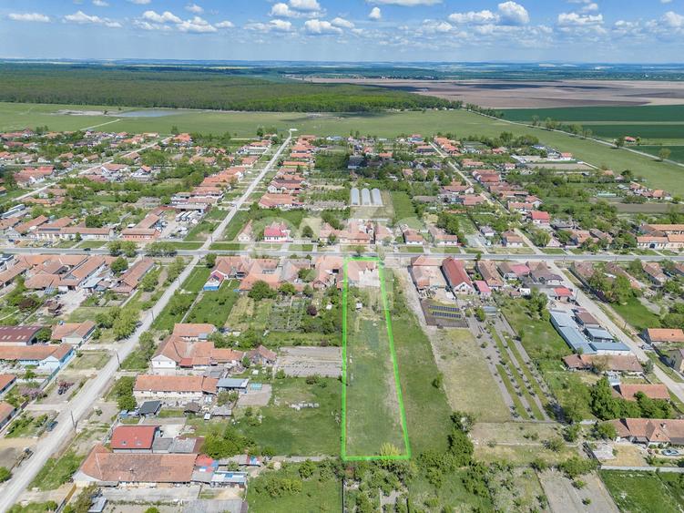Spațiu comercial, de 178.82000732422 mp, în Bacova