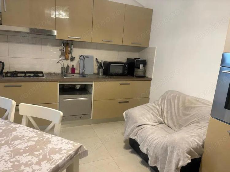 Apartament 3 camere Laminorului decomandat 85 mp, etaj 3 ,metrou 4 min - 13