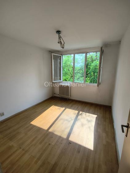 Apartament cu 2 camere decomandat în Drumul Taberei