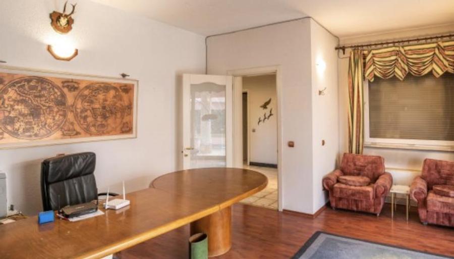 Vanzare vila cu piscina | Damaroaia - Straulesti | teren 2000 mp | deschidere la - 9