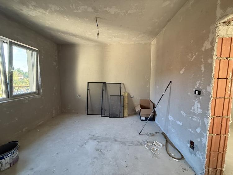 Casa individuala, 4 camere, 2 bai, 110 mp utili, 408mp teren in Utvin - 7