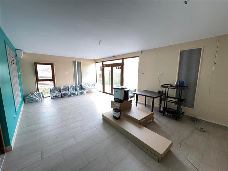 Spatiu Comercial de vanzare pe strada Crangului 101 Vanatori - 22