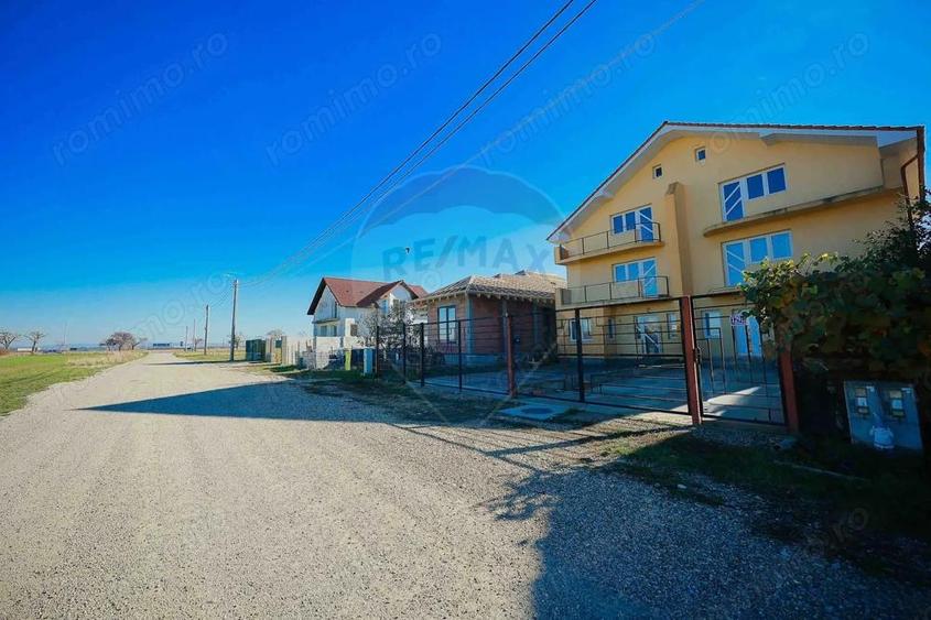 Duplex cu 5 camere ?i 506 mp teren de vanzare, str. Nufarului - 18