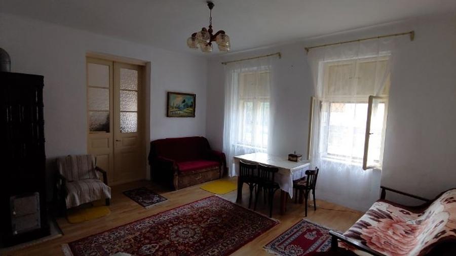 Casă cu 4 camere în Cărbunari - 3