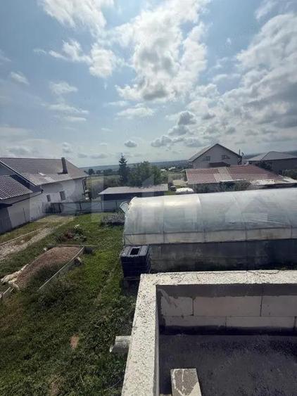 Casa/Vila 450 mp utili, 8000 mp teren + casa in constructie, Plopeni, SV - 1