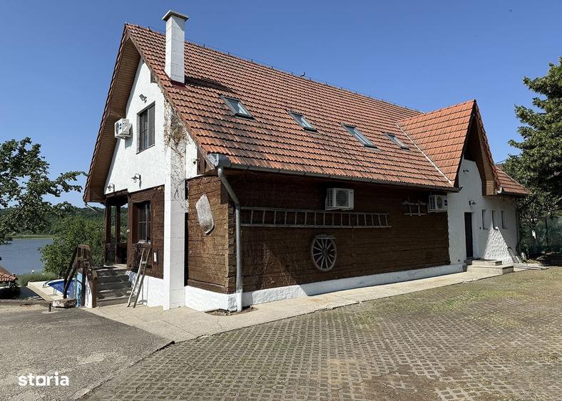 Casă cu 4 camere în Paleu