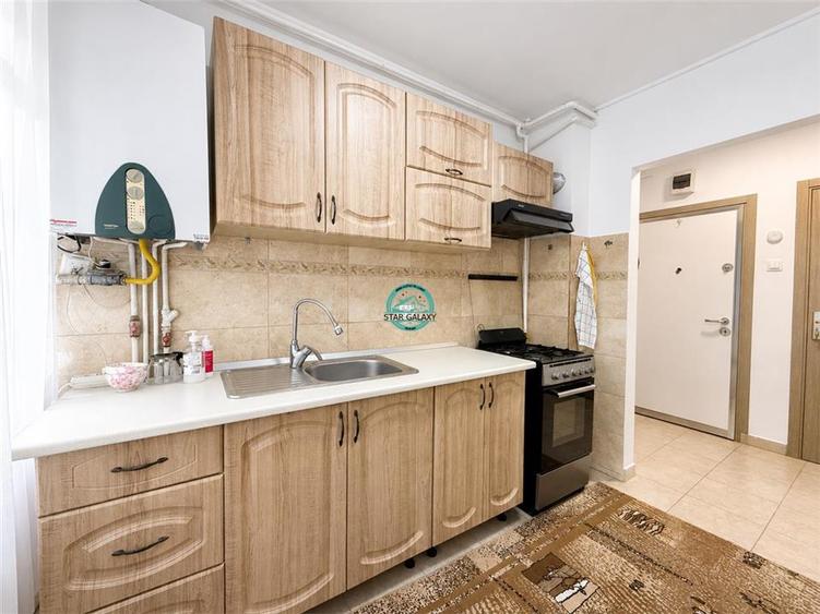 Vand apartament cu 3 camere, ETAJ 1, 7 Noiembrie 8 minute de UMF - 1