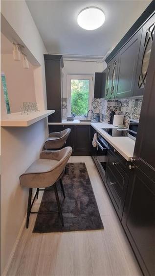 Apartament de 3 camere zona Centrul Civic - 9