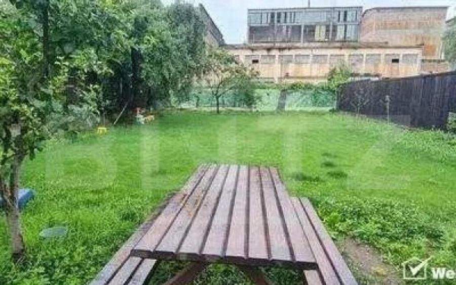 Casa individuala rezidentiala sau spatiu comercial, 6 camere - 16