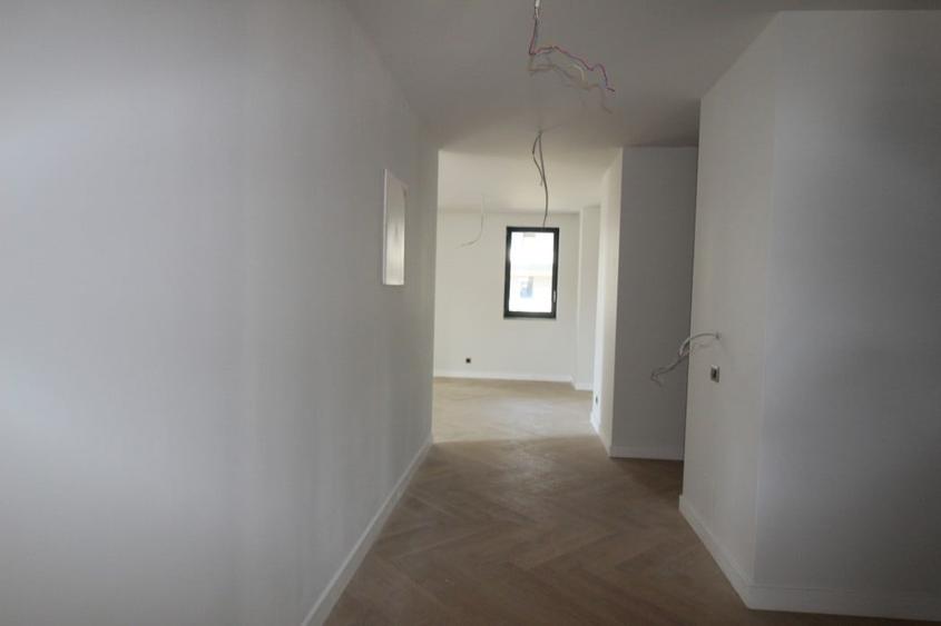 4 camere 3 bai 2 terase mari 2 locuri de parcare. Erou Iancu Nicolae. Cambridge - 8