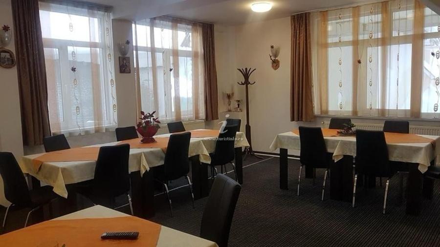 Oportunitate de investitie in STRAJA! Pensiune cu 10 camere zona partiei - 5