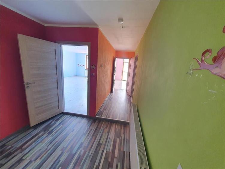 Vilă Spațioasă cu Potențial Multiplu ?n Zona Terezian Sibiu - 27