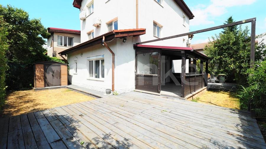 Vila cu 7 camere in complex rezidential langa Lidl | recent renovata