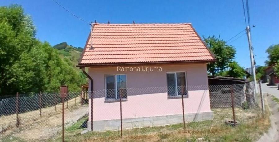 Cota de 1/2 din casa- localitatea Petrila, judetul Hunedoara Cota de 1/2 din casa- localitatea Petrila, judetul Hunedoara