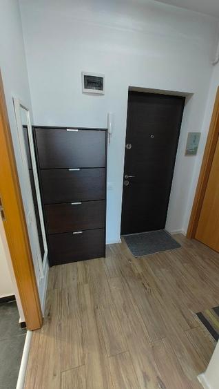 Apartament cu 2 camere semidecomandat, mobilat în Central