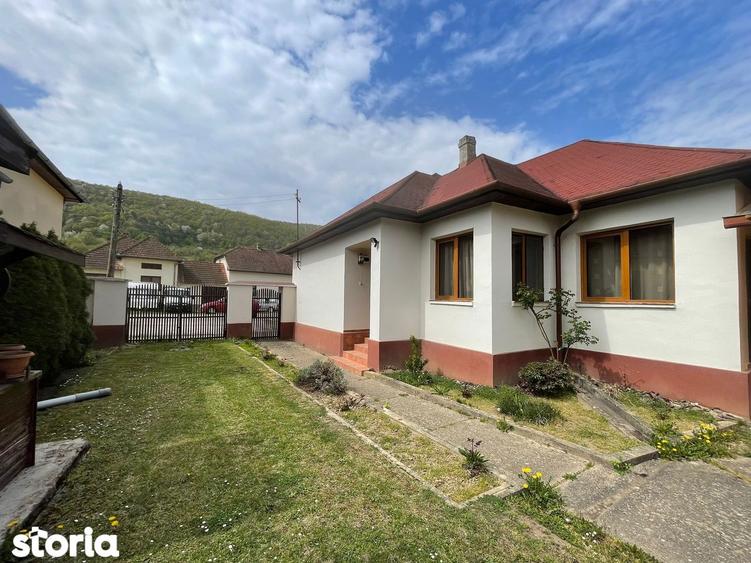 Casa de vanzare in Va?caunatura, lini?te ?i confort modern- 72000 Eur - 1
