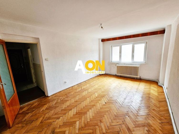 Apartament 3 camere, decomandat, zona Liceului Sportiv - 1
