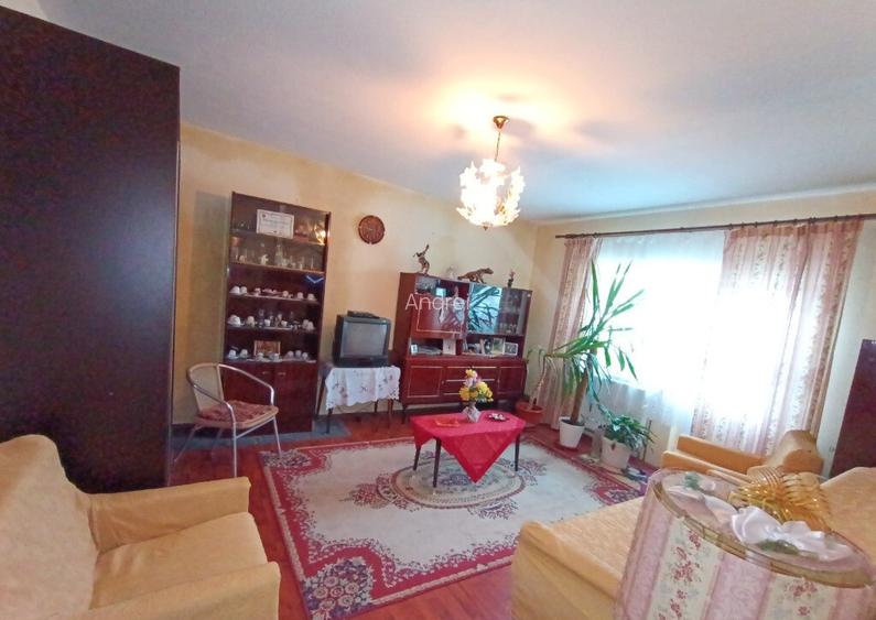 Apartament 3 camere aprox. 100 m de scoala nr. 7
