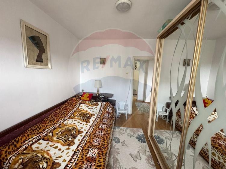 Apartament de vanzare - 4 camere- decomandat-Bistrita Lac - 5