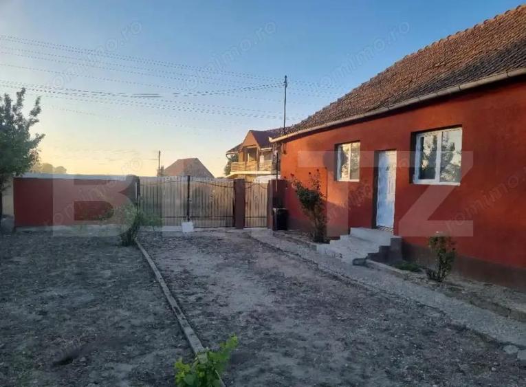 Casa cu 2 camere, renovata, teren generos lini?te la doar 25 min de oras - 2