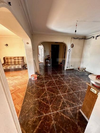 Apartament cu 4 camere decomandat în Dâmbu Pietros