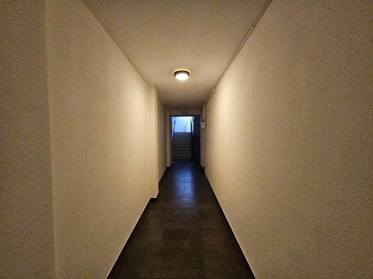 Ap. deosebit 2 cam, et. 3, semidec, cu parcare, Bogdăneștilor, colț cu Mendeleev - 14