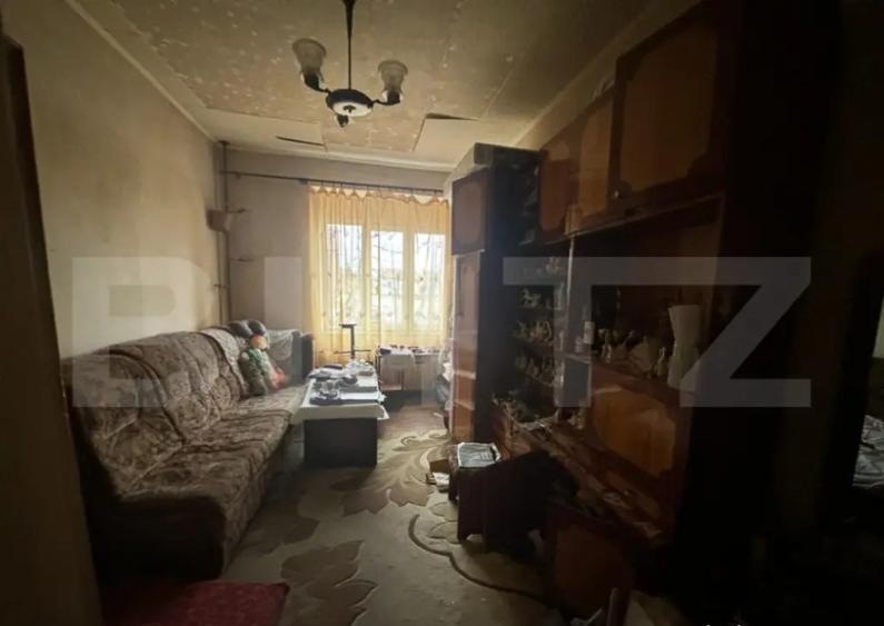 Casa de vanzare, 37 mp, teren 515 mp, zona Titulescu - Semic - 8