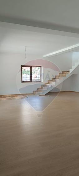 Casa / Vila Otoprni Ilfov  de vanzare - 29