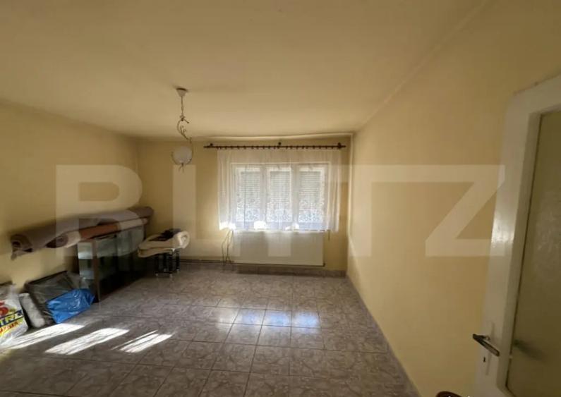 Casa pe un nivel, 3 camere, curte + anexe, ideala pentru p - 14