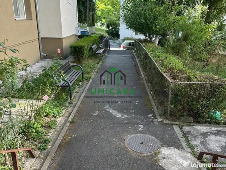 Apartament 3 camere - Zona Petrisor - 1