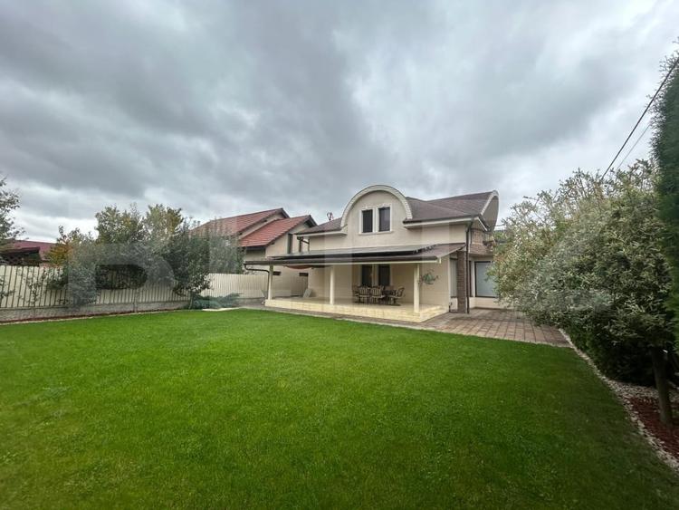 Casa superba amenjata in stil clasic - 1