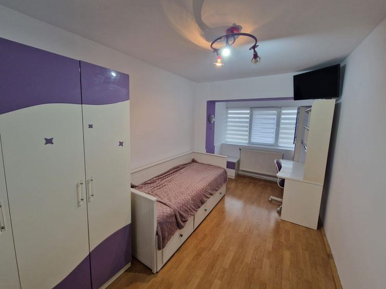 Vand sau inchiriez(minim 6 luni)apartament 3 camere - 1